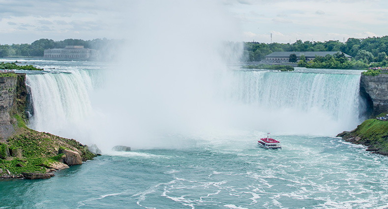 - DoubleTree Fallsview Resort & Spa by Hilton - Niagara Falls